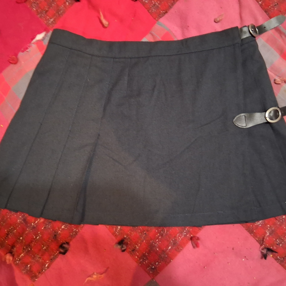 Black Pleated Women's Skirt